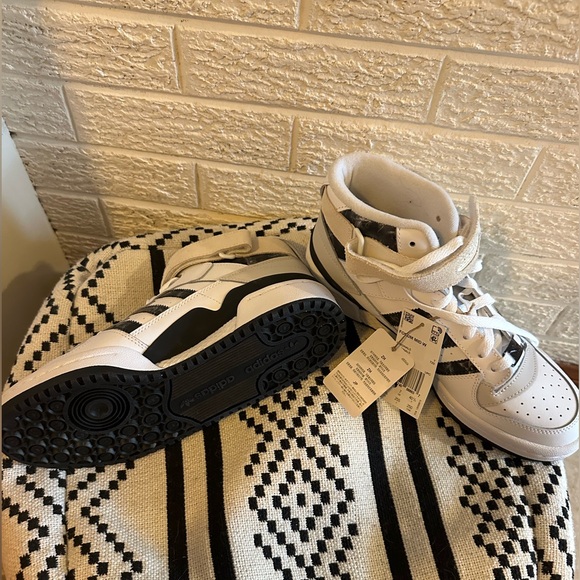 Adidas Forum Mid White & Black - Picture 4 of 8